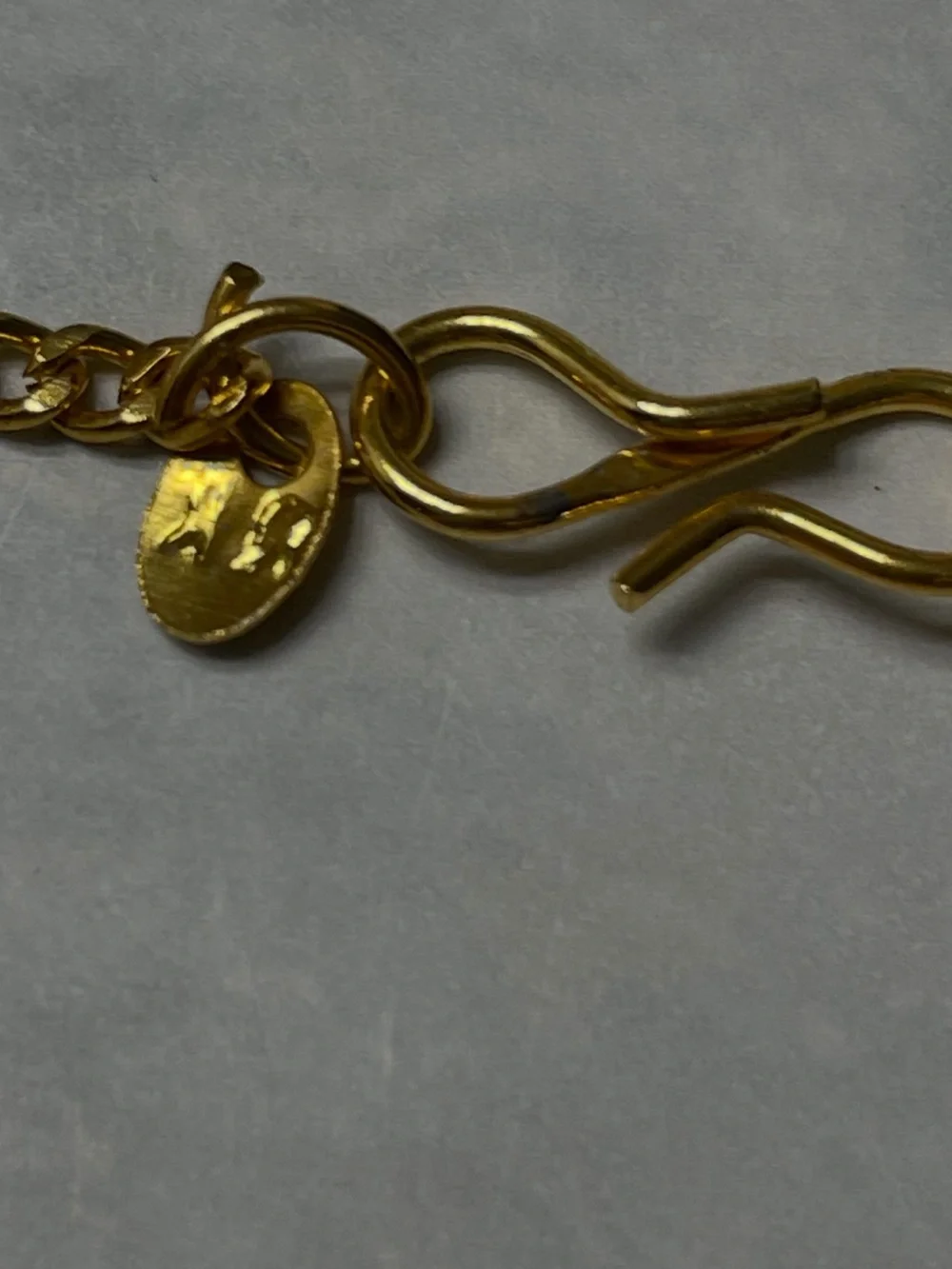 Vintage Gold-Tone Rose & Leaf Pendant Necklace in Pink and Gold Chain Signed RK - Picture 6 of 7